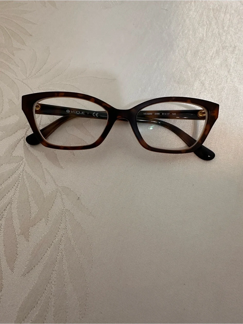 Vogue Tortoiseshell Cat-Eye Glasses in Brown and Black 51 17 140